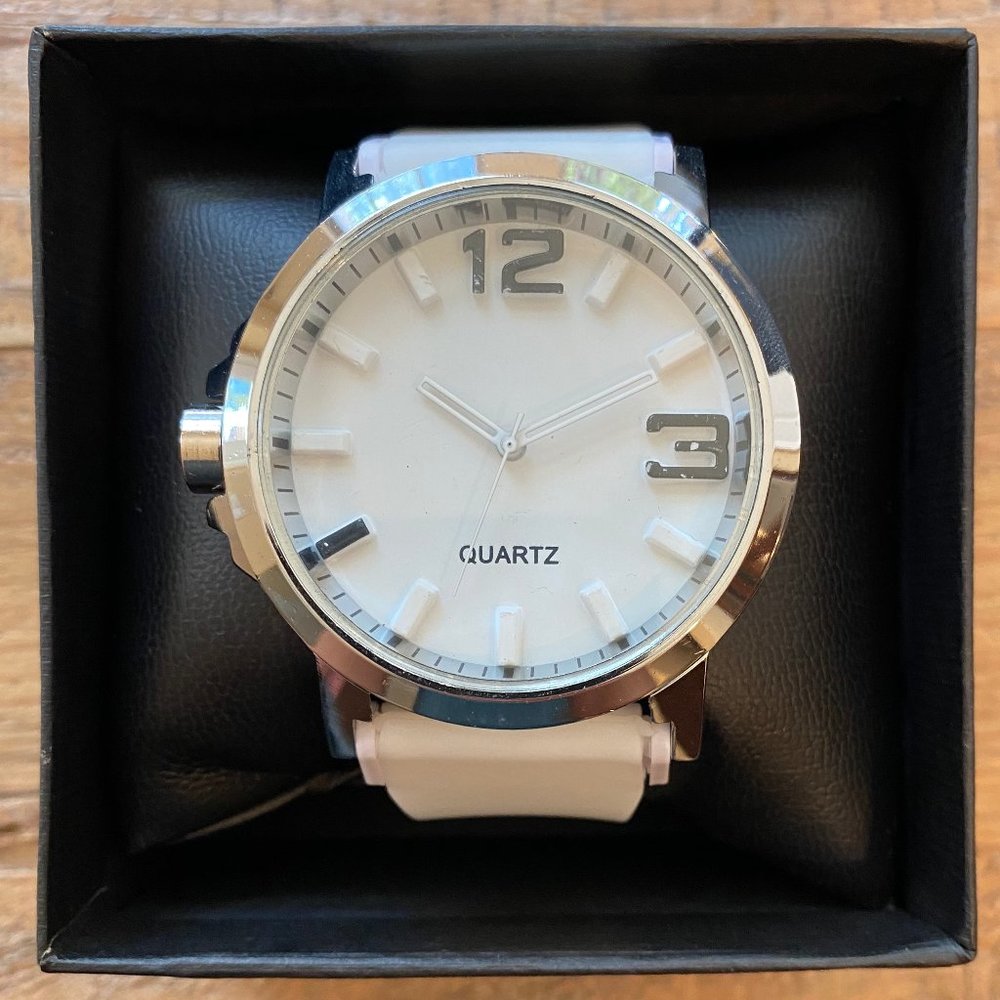 CREATIVE LUXURY FASHION NEW WATCH - Picture 4 of 6